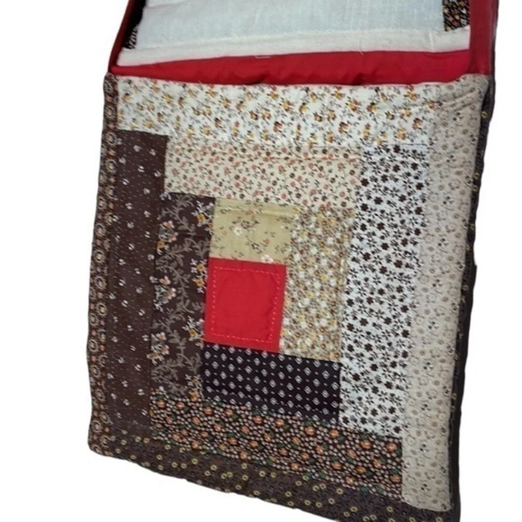 Handmade Vintage Quilted Pocket Book - Picture 6 of 7